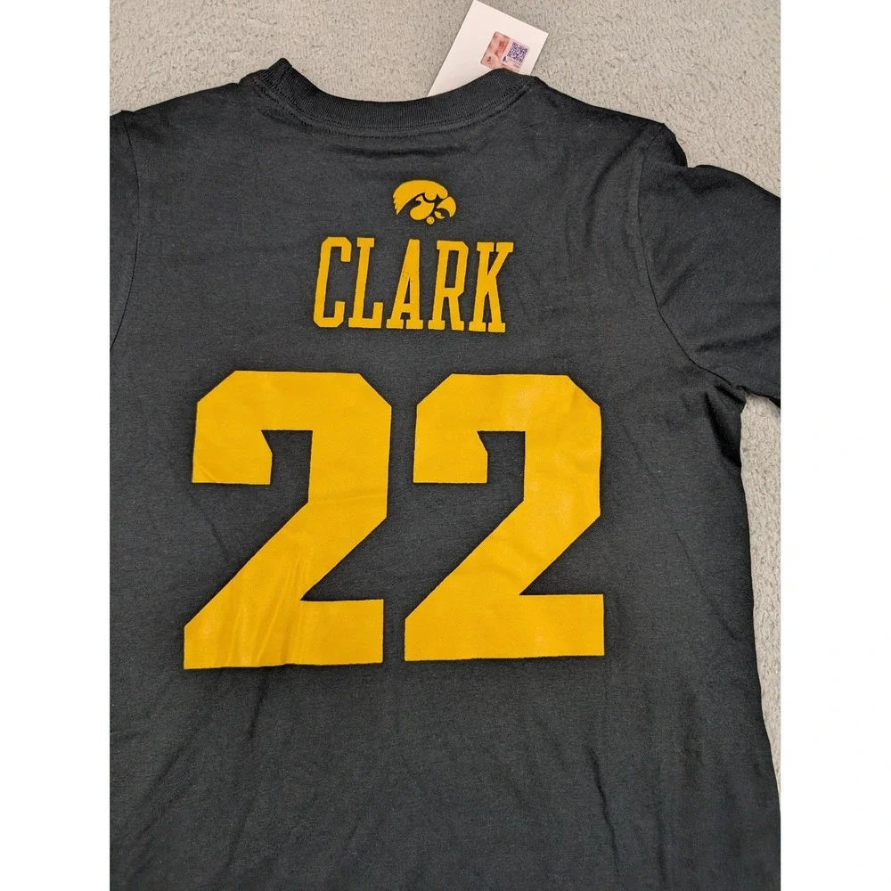 Iowa Hawkeyes‎ Shirt Womens Medium Black NCAA Basketball Clark 22 Nike T-Shirt